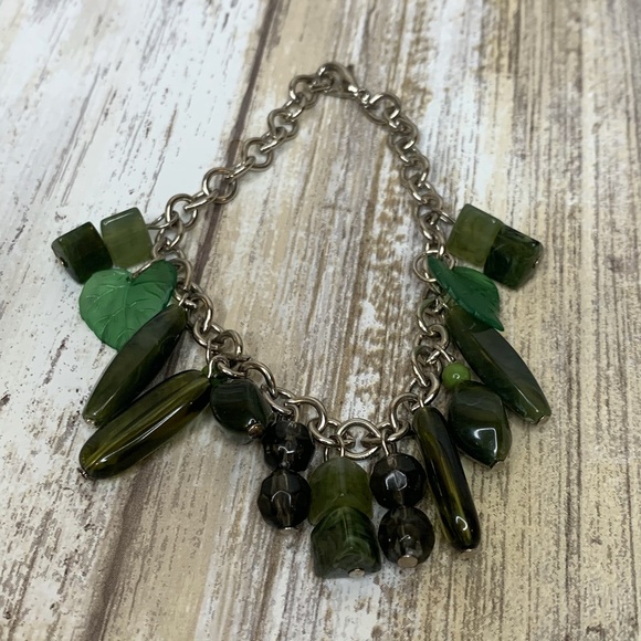 Green Stone Beaded Charm Link Chain Bracelet 8" - Picture 2 of 4